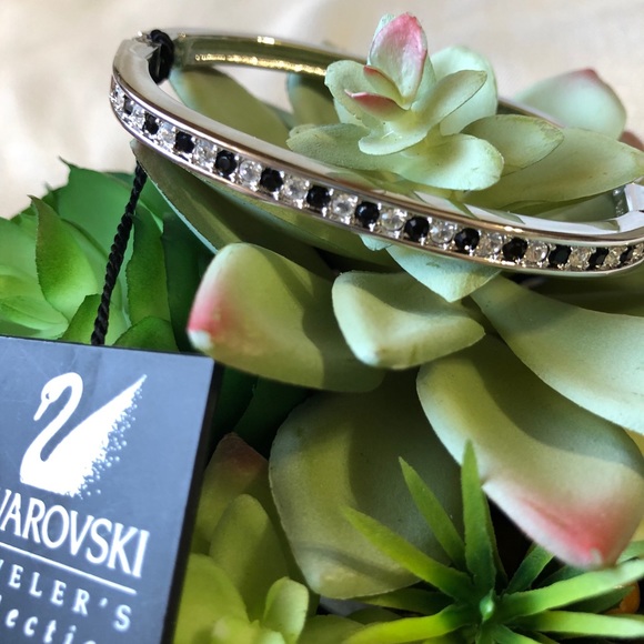 Swarovski Jewelry - ⚡️Host Pick⚡️Swarovski Sapphire Bangle Bracelet